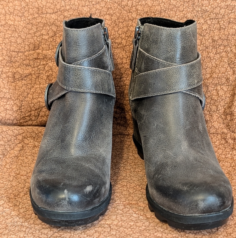 SOREL Size 9.5 Women's Gray Zip Up Ankle Wedge Boots